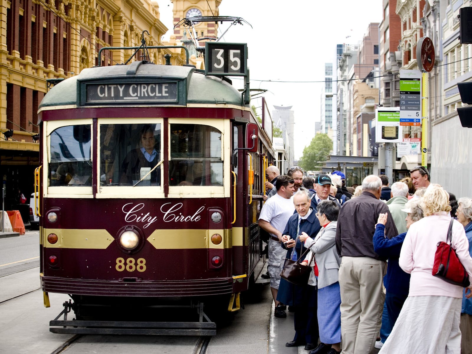 city tourist tram melbourne